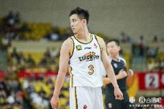 赵继伟本赛季对阵广厦仅得20分 半决赛G1仅得2分状态低迷