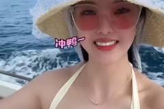 张常宁晒视频寻海豚：今天的好运来自海豚！
