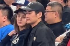袁弘张歆艺现身观战京晋半决赛G3