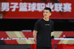 杨鸣将再次解说总决赛G2 搭档山东主帅邱彪