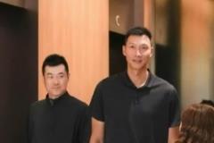 易建联与王仕鹏同框亮相 退役后阿联身形变化引关注