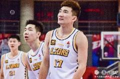媒体人：广厦末节再现防守铁壁 夹击造失误提速反击