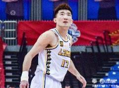 铁但足够冷静！孙铭徽16投5中贡献15分10助攻仅1次失误