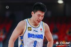 雷蒙9投4中贡献11分2篮板2助攻1抢断 正负值-11