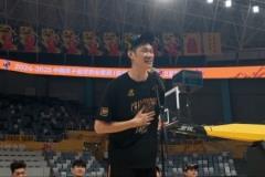 他值得！胡金秋真情发言，广厦球迷热情回应喊出“MVP”