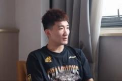 孙铭徽：总决赛期间没想拿FMVP，每天晚上都在想第二天别疼了