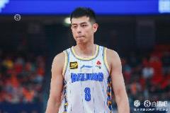 北京三老将合同到期或续约 老将合同成焦点 球队阵容面临关键抉择！