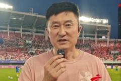 杜锋带领弟子亮相广东U16女足：三人球共促成长与协作