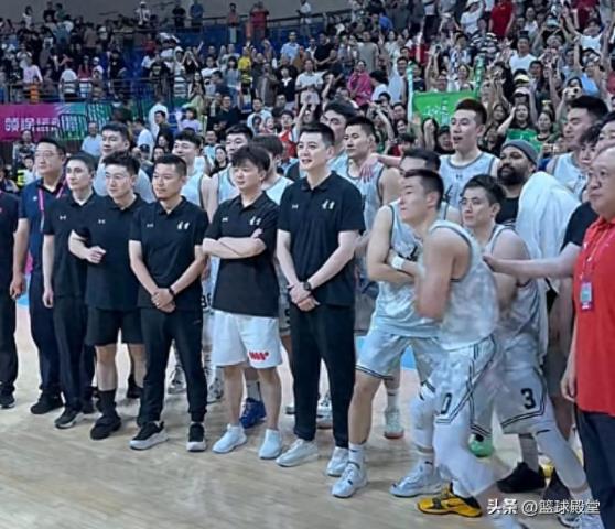 胜山东赛后高诗岩遭批评，赵继伟宠粉杨鸣谈珍惜付豪提压力